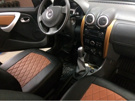 Авточехлы на Lada Largus