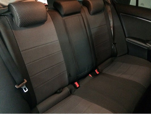 Авточехлы на Toyota Avensis T27